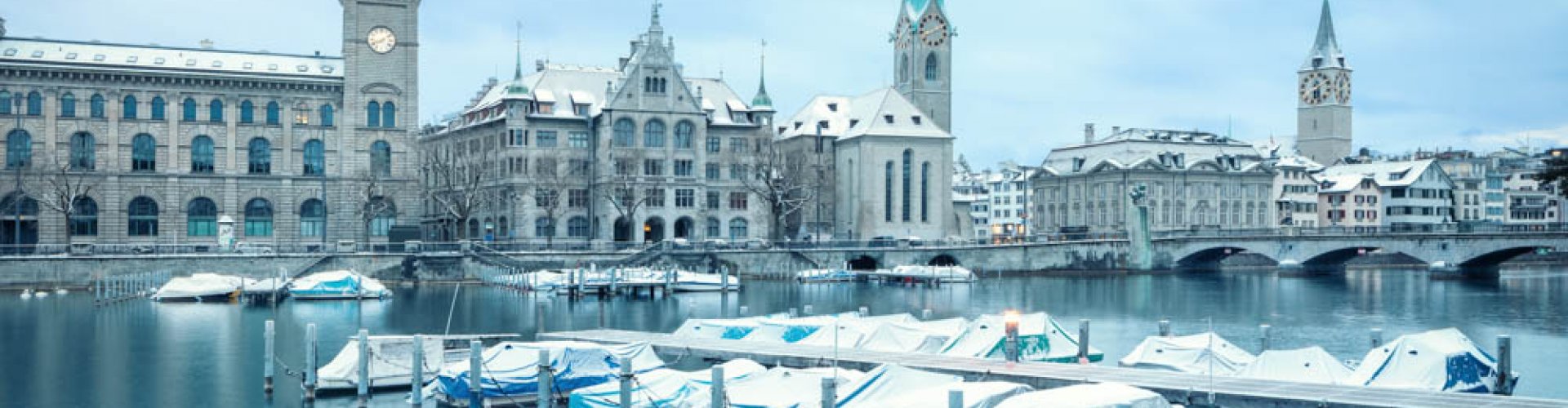 Zürich tram passing historic buildings