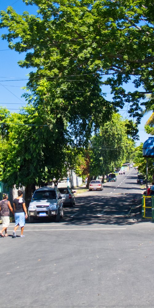 San Luis Talpa transit map on phone with street view background
