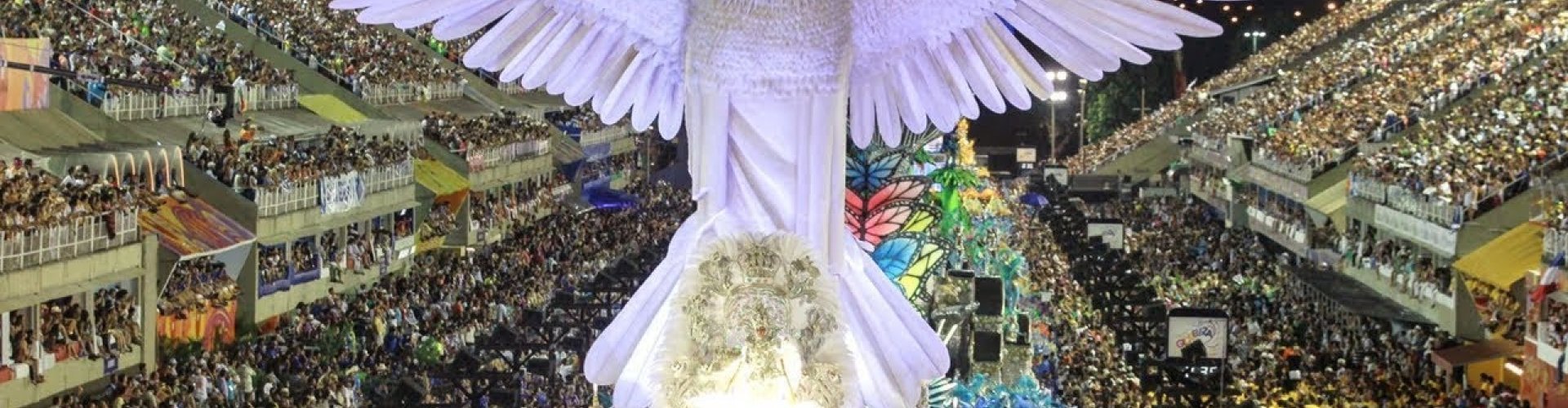 Metro car gliding through Rio de Janeiro tunnel