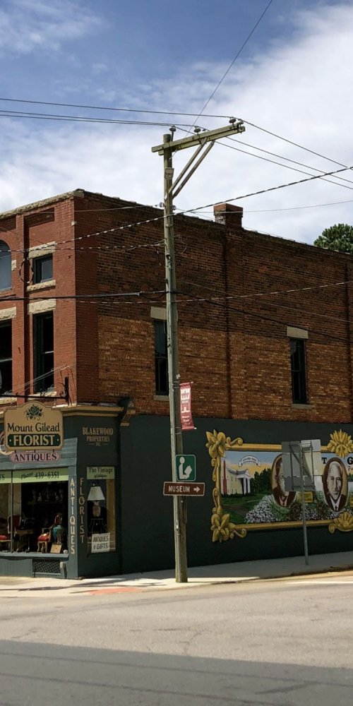 Crowded Mount Gilead tram at rush hour