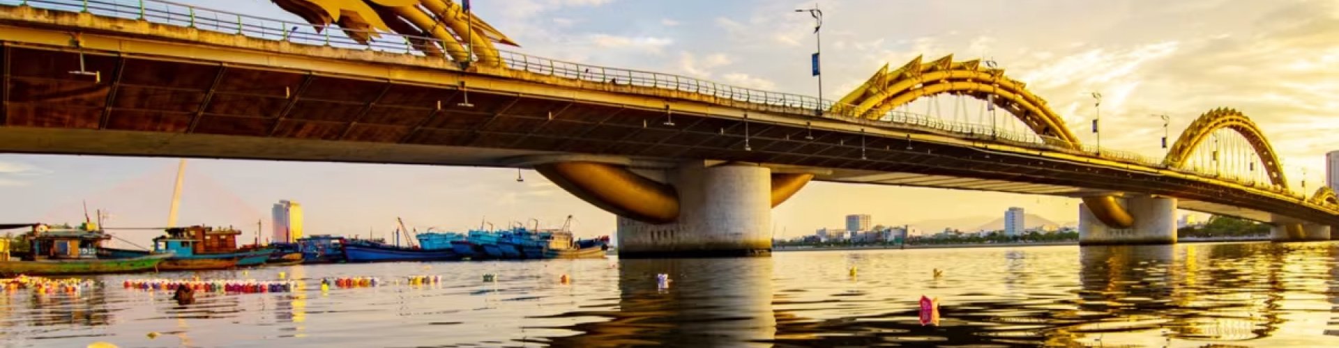 Busy Da Nang tram and bus stop, morning light