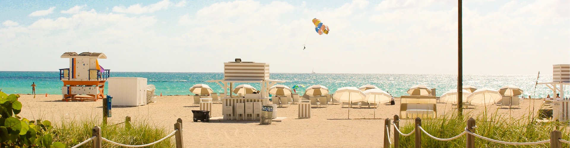 Tram and bus stop in Coral Springs