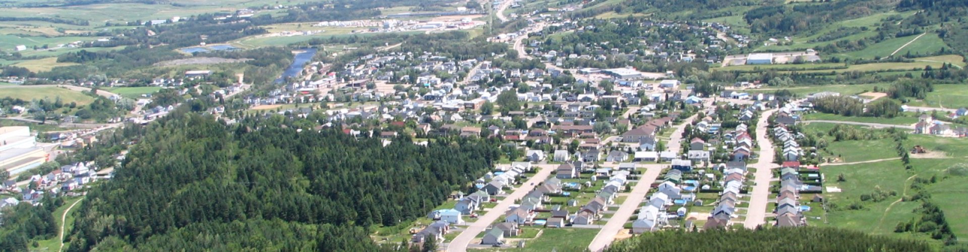 Night tram on cobblestones in Clermont