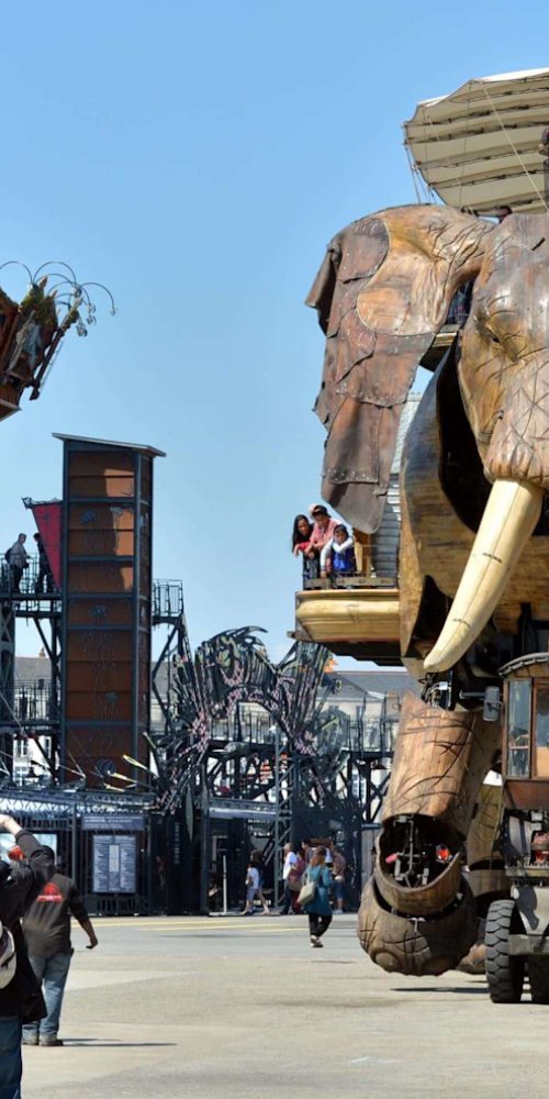 Metro Nantes, FR carriage interior with passengers