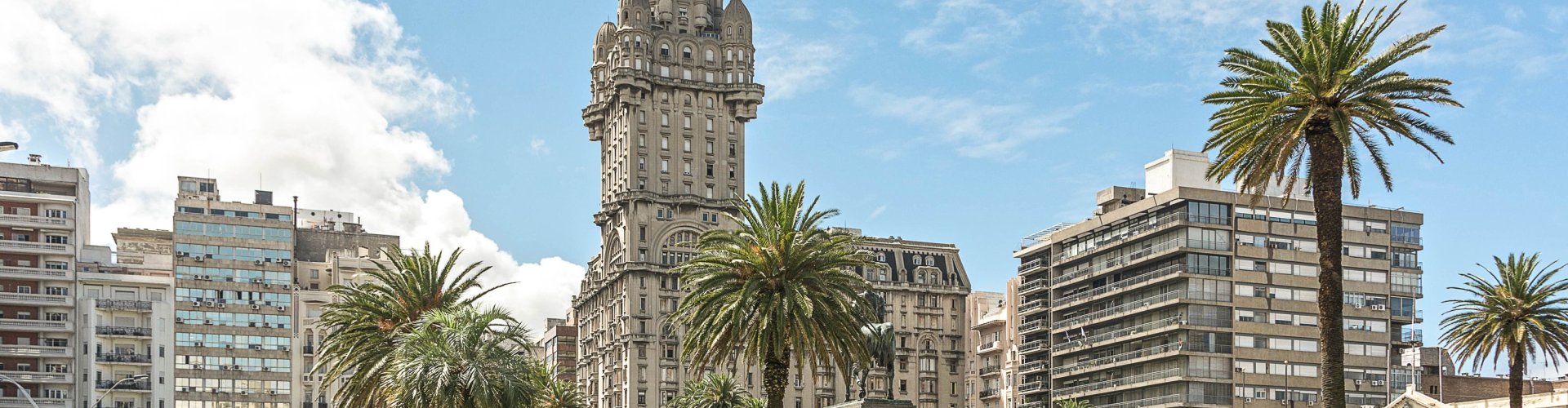 Montevideo public transport scene