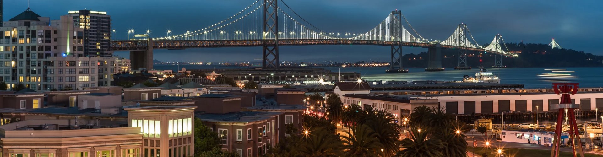 Tram and city buzz in San Francisco