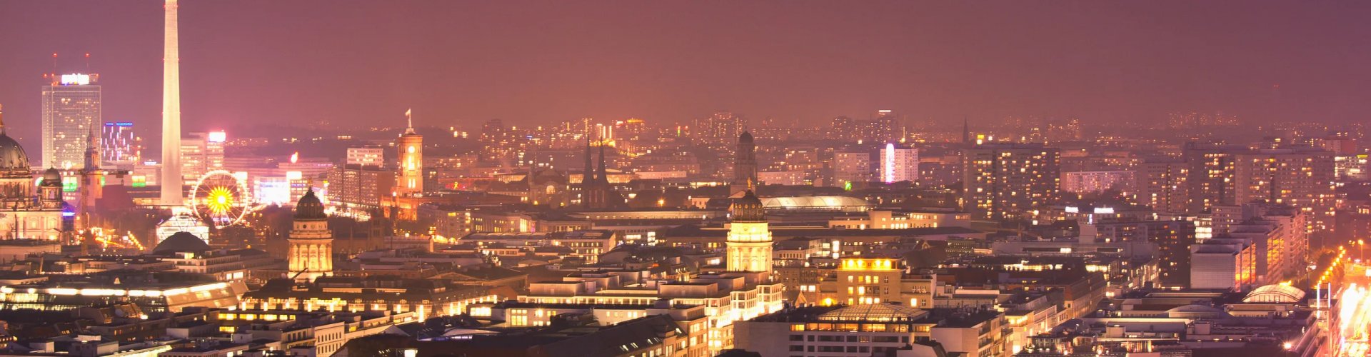 U-Bahn station with passengers